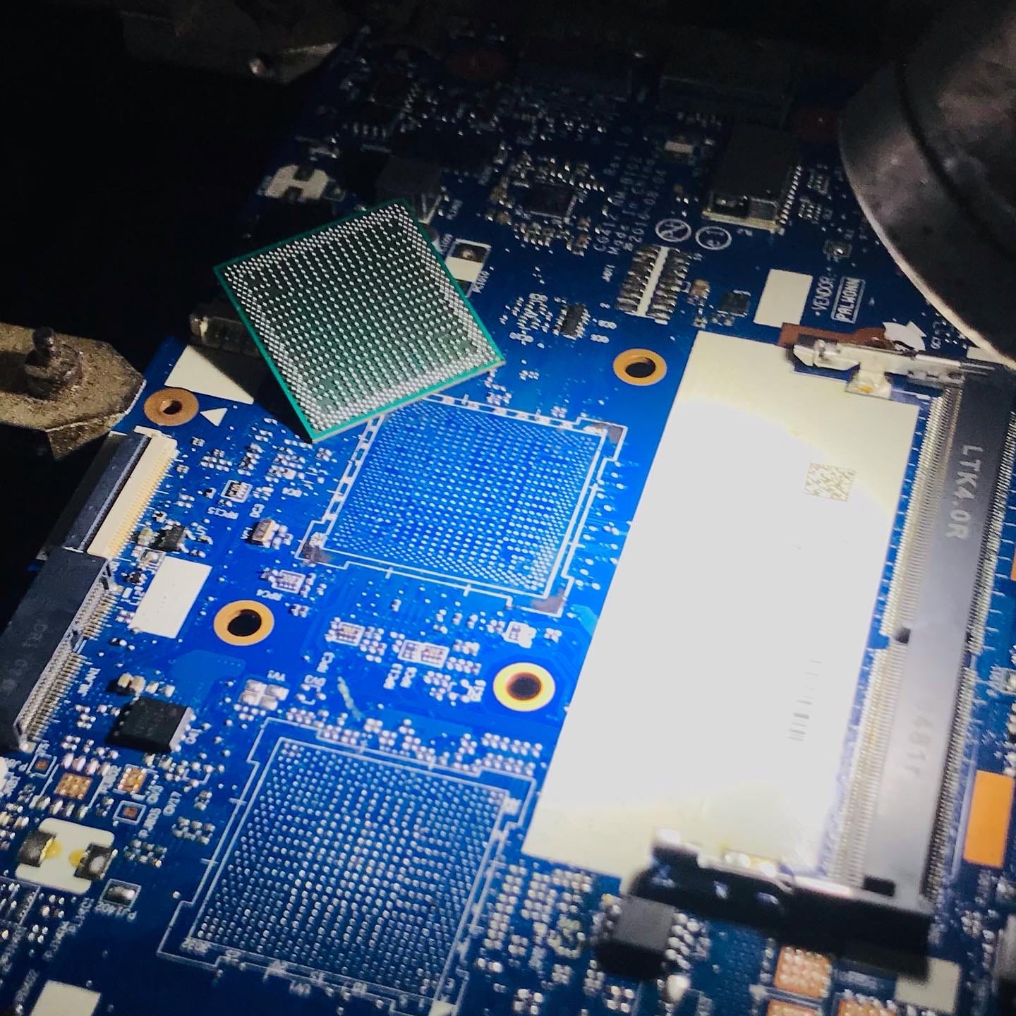 Alat servis mainboard